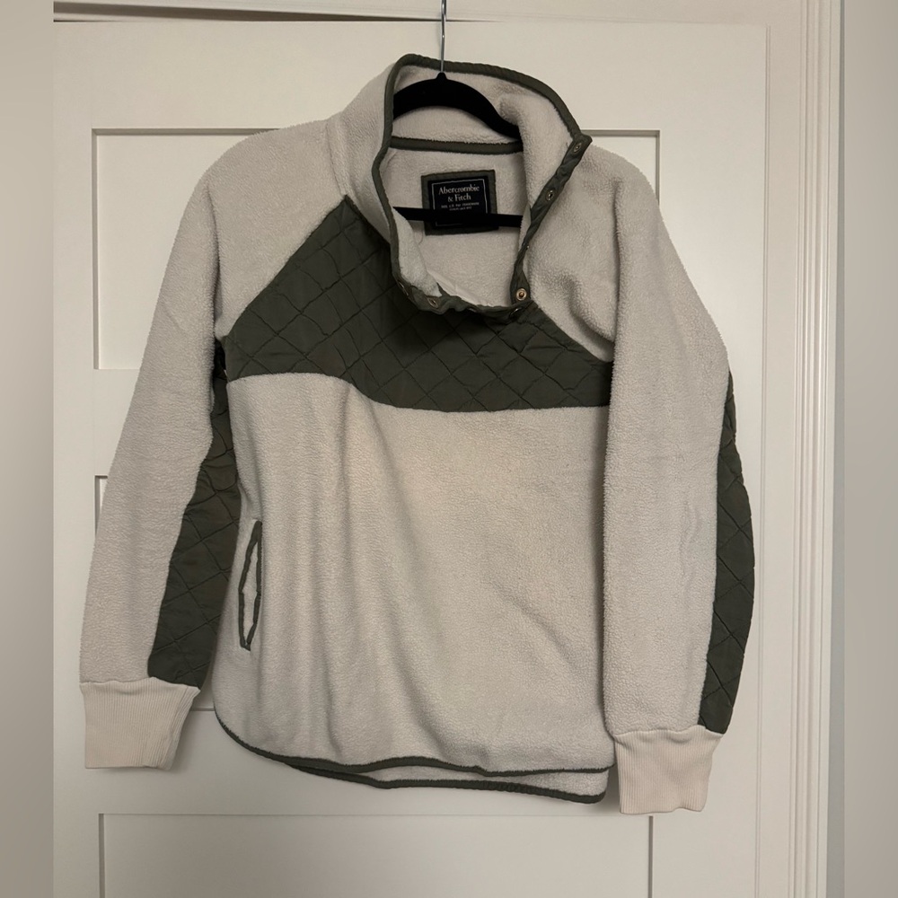 Abercrombie Women’s Side Snap Fleece